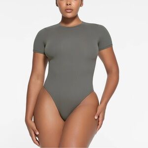 SKIMS - Fits Everybody T-Shirt Bodysuit